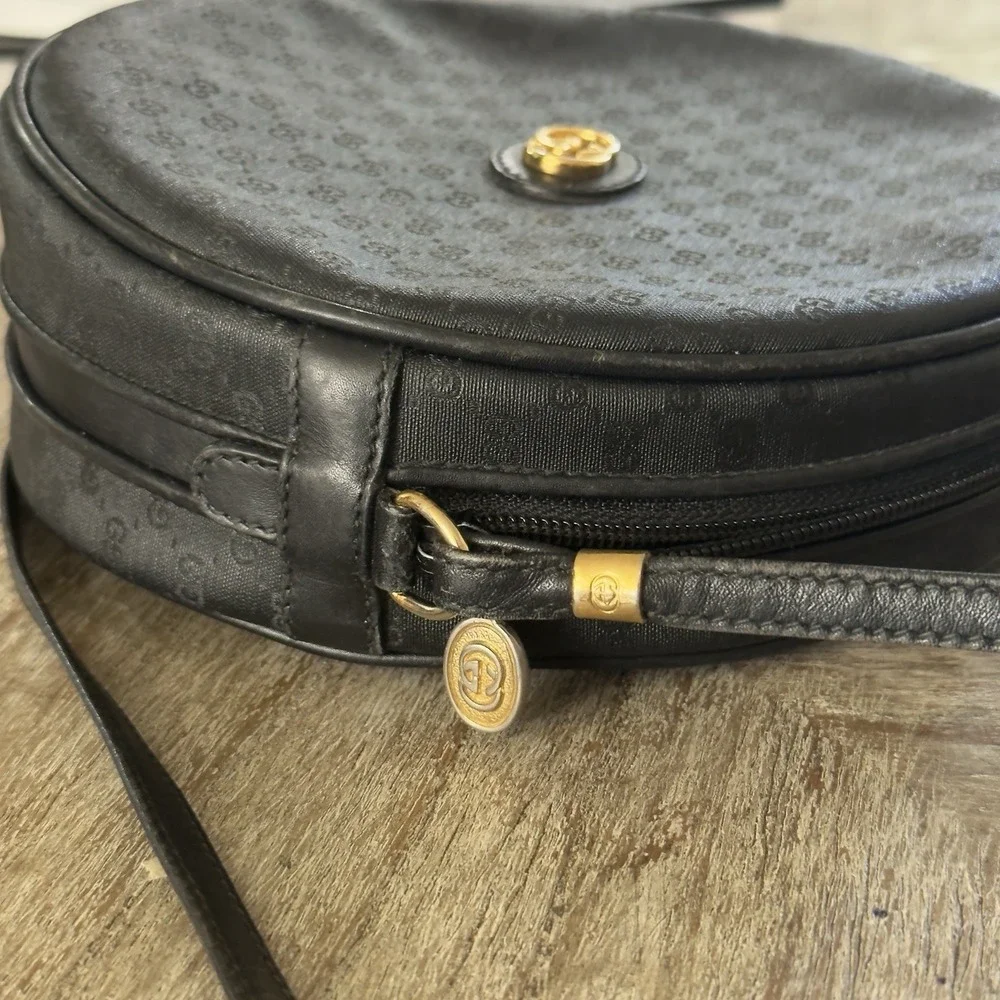 Authentic Vintage 1980s Gucci GG Mini Monogram Round Canteen Crossbody Bag Purse - Picture 7 of 12